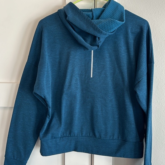 Nike Dri Fit Running Sweatshirt - Picture 3 of 3